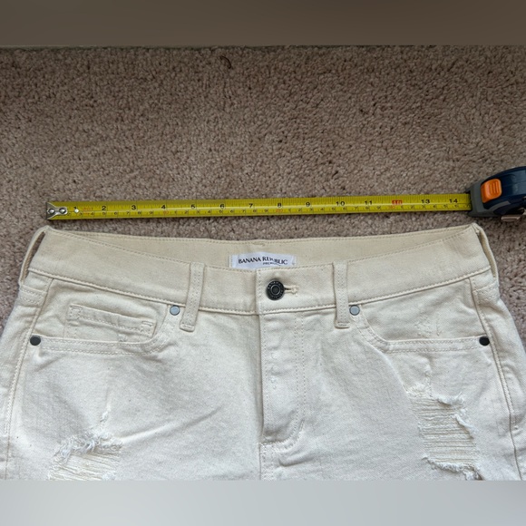 Banana Republic Cream Denim Shorts - Picture 5 of 7